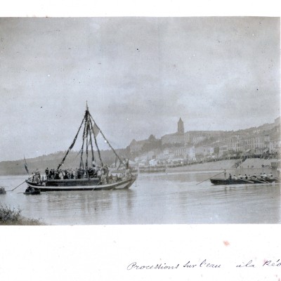 procession sur l eau a la reole illustration 1868