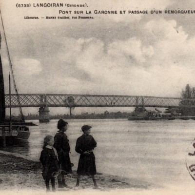 Langoiran Pont sur la Garonne et passage d un remorqueur