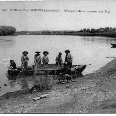 cadillac pecheurs ramassant le filet