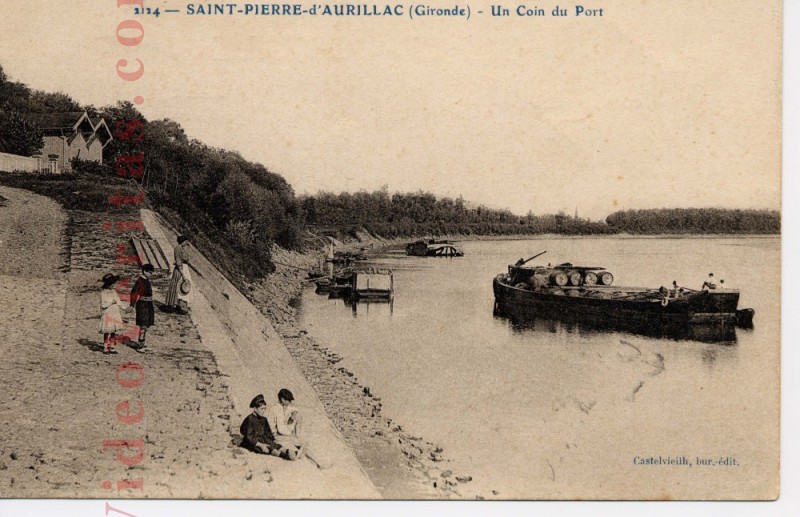6 2174 saint pierre d aurillac  girond  un coin du port