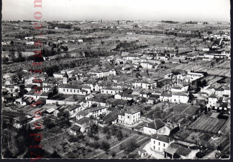 04 3 st pierre d aurillac vue generale en avion au dessus de