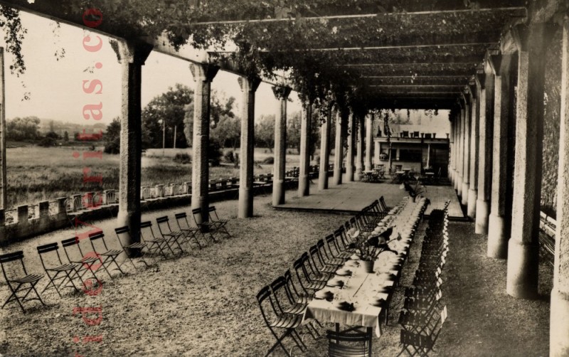 Saint Macaire Esplanade des Grottes