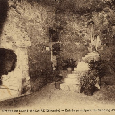 Saint Macaire Grottes et entree principale du Dancing d Hiver