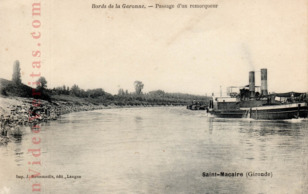 Saint Macaire Les bords de Garonne Passage d un remorqueur