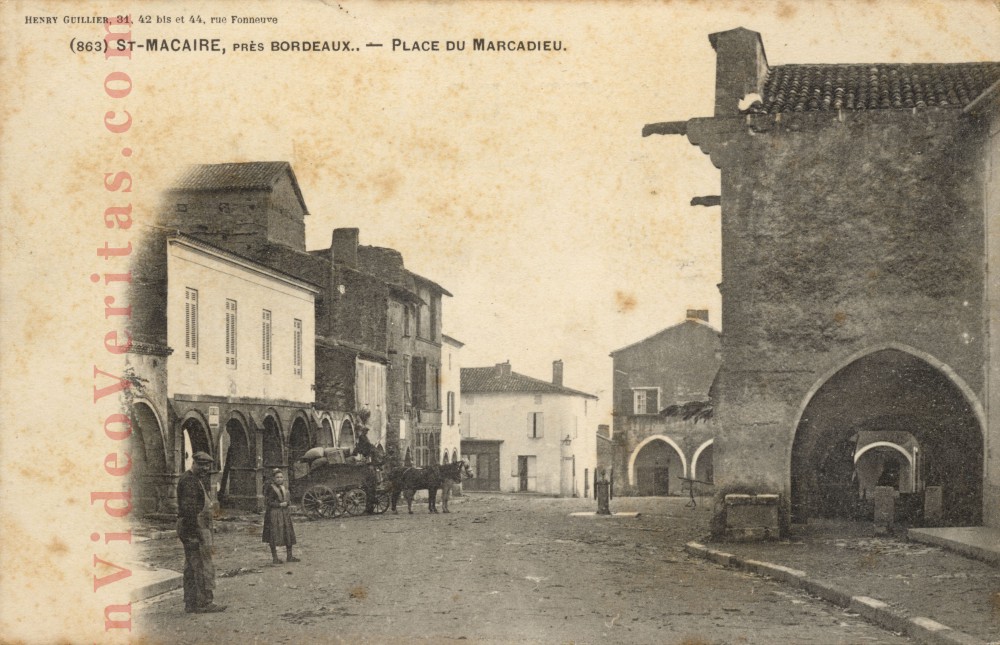 Saint Macaire Place du Marcadieu 01
