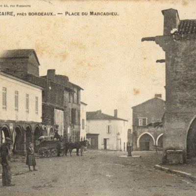Saint Macaire Place du Marcadieu 01