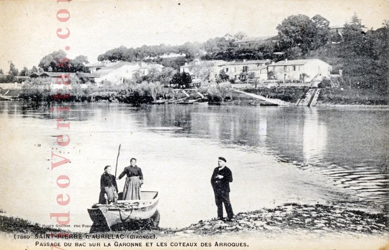saint pierre d aurillac  gironde  passage du bac sur la garonne et les coteaux des arroques