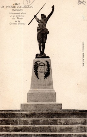 10 St Pierre Monument aux morts