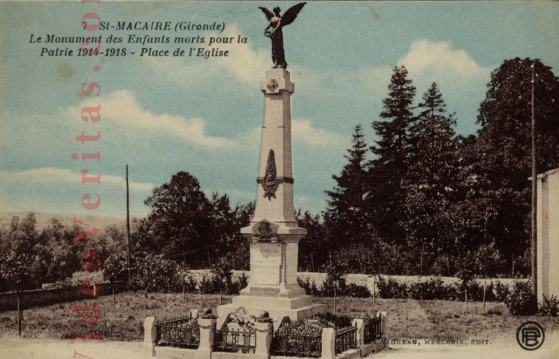 Saint Macaire Le Monument aux Morts Place de l Eglise