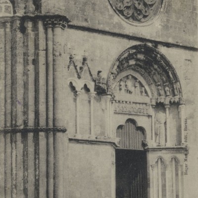 Saint Macaire Porte de l Eglise