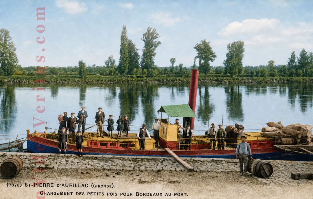 bateau au port des arrocs couleur