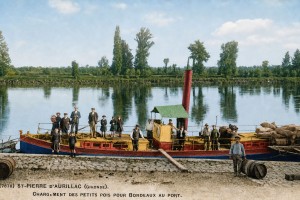 bateau au port des arrocs couleur